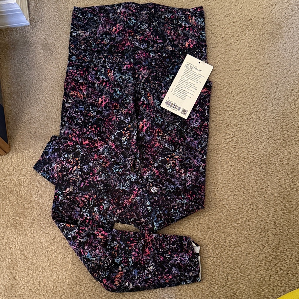 Lulu Fast and Free HR Tight 25" Leggings- Mixed Color, NWT Size 4